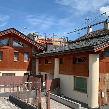 Casa Vacanze Anais Nus Exteriör bild