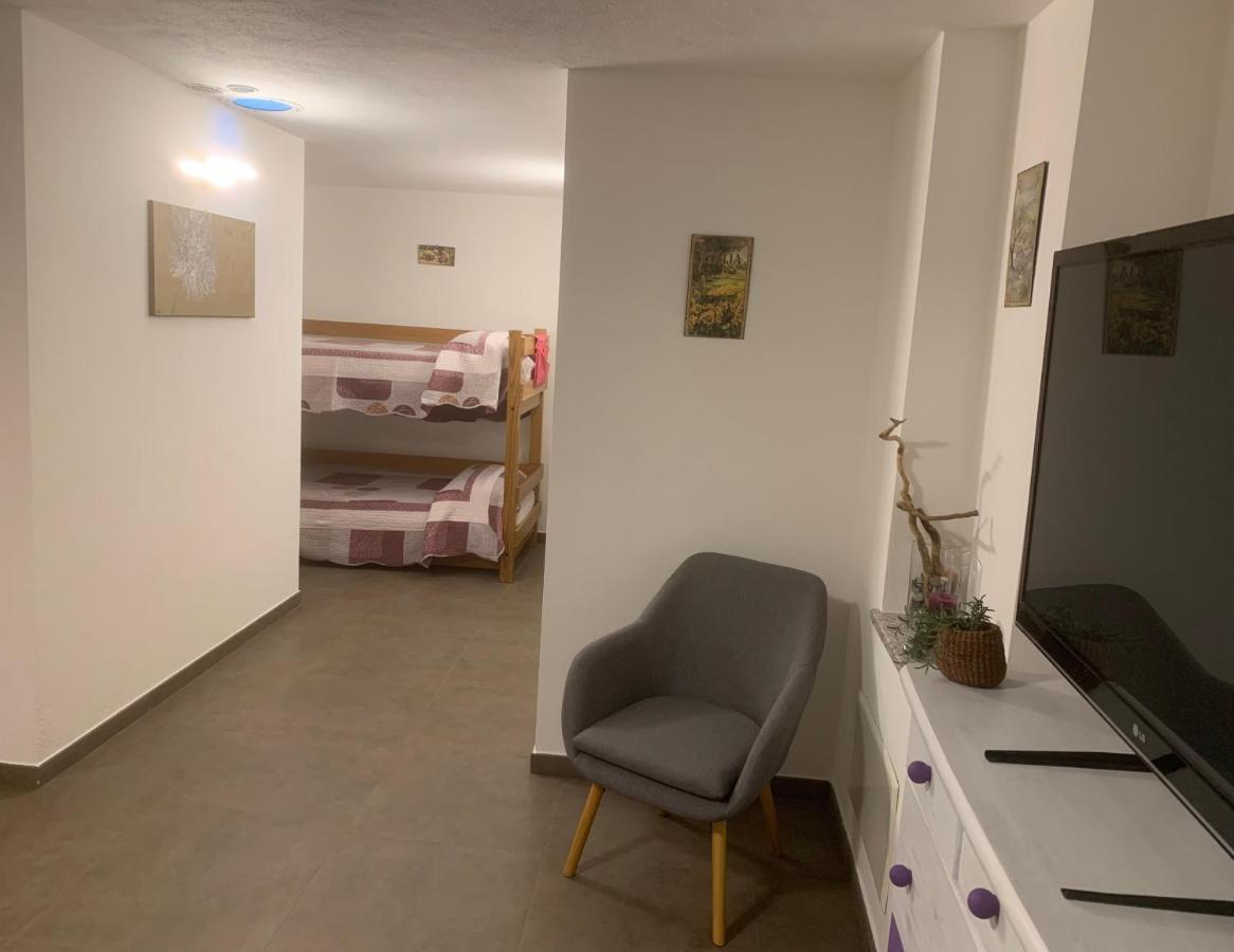 Casa Vacanze Anais Nus Exteriör bild
